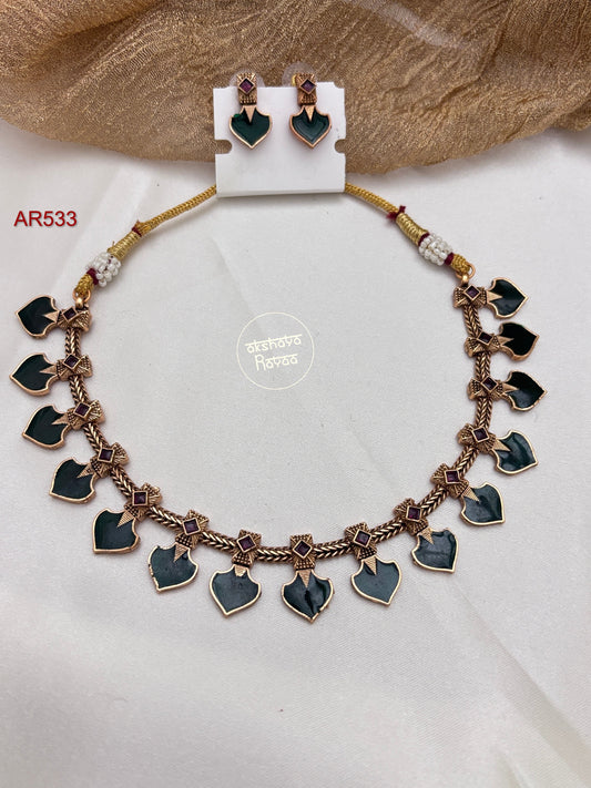 Palakka Necklace Green