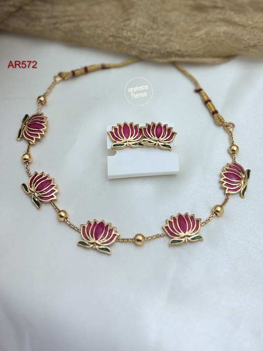 Lotus Chocker